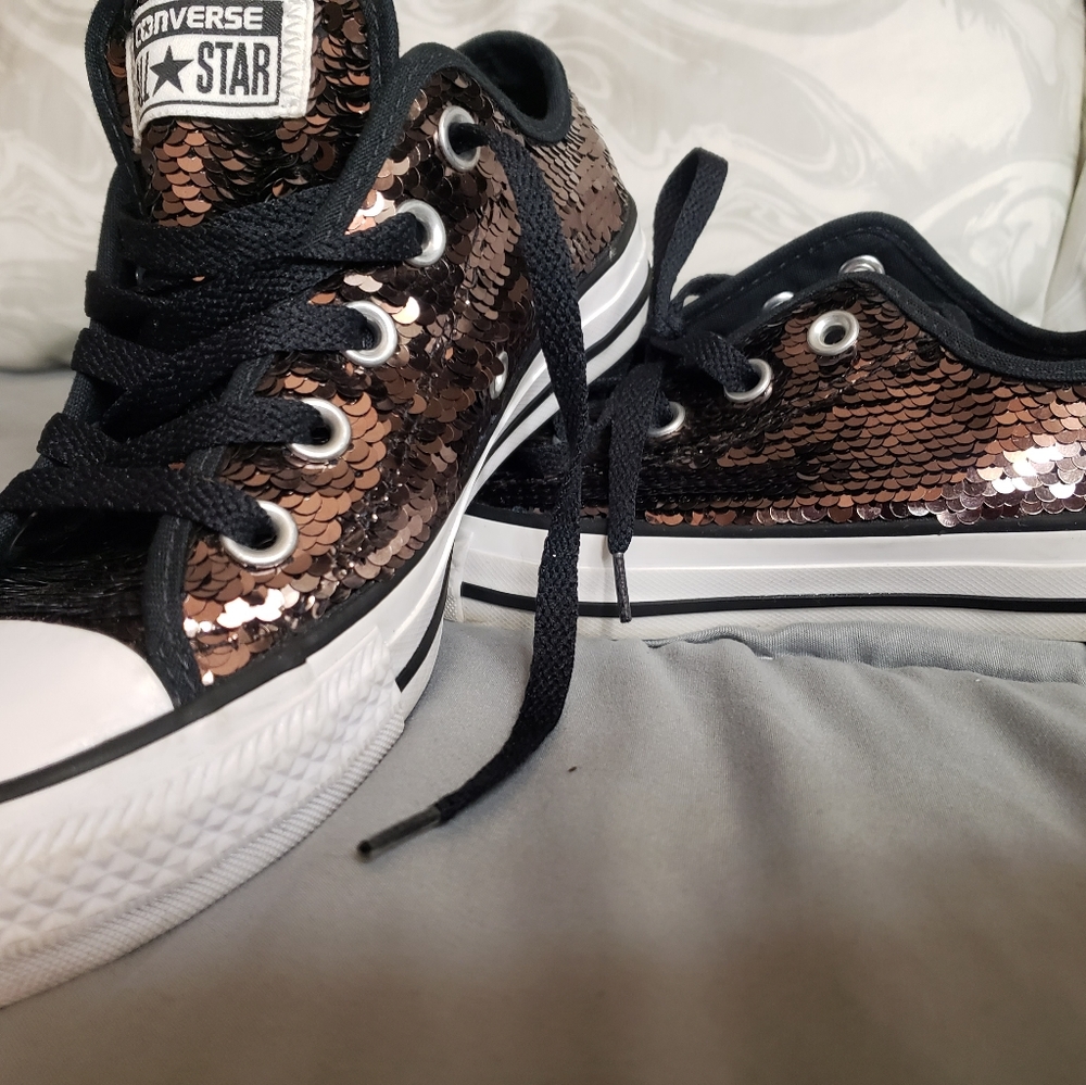 convers tenis shoes